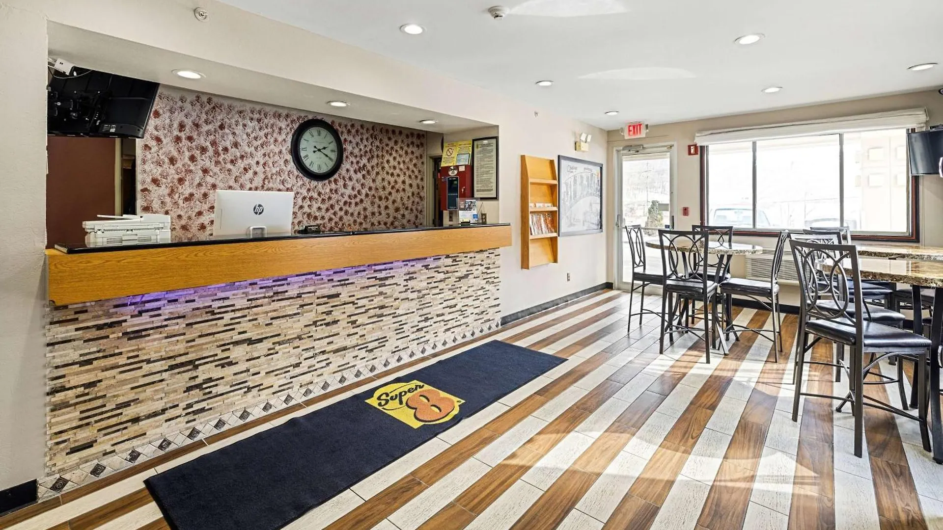 Super 8 By Wyndham Pittsburgh/Monroeville Hotel