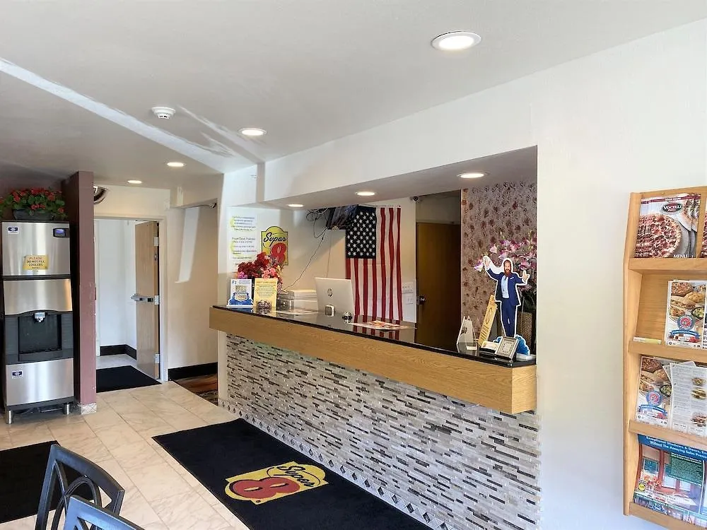 Super 8 By Wyndham Pittsburgh/Monroeville USA