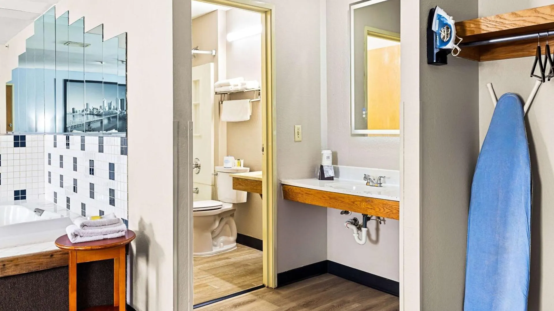 Super 8 By Wyndham Pittsburgh/Monroeville