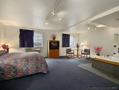 Super 8 By Wyndham Pittsburgh/Monroeville 2*, Monroeville