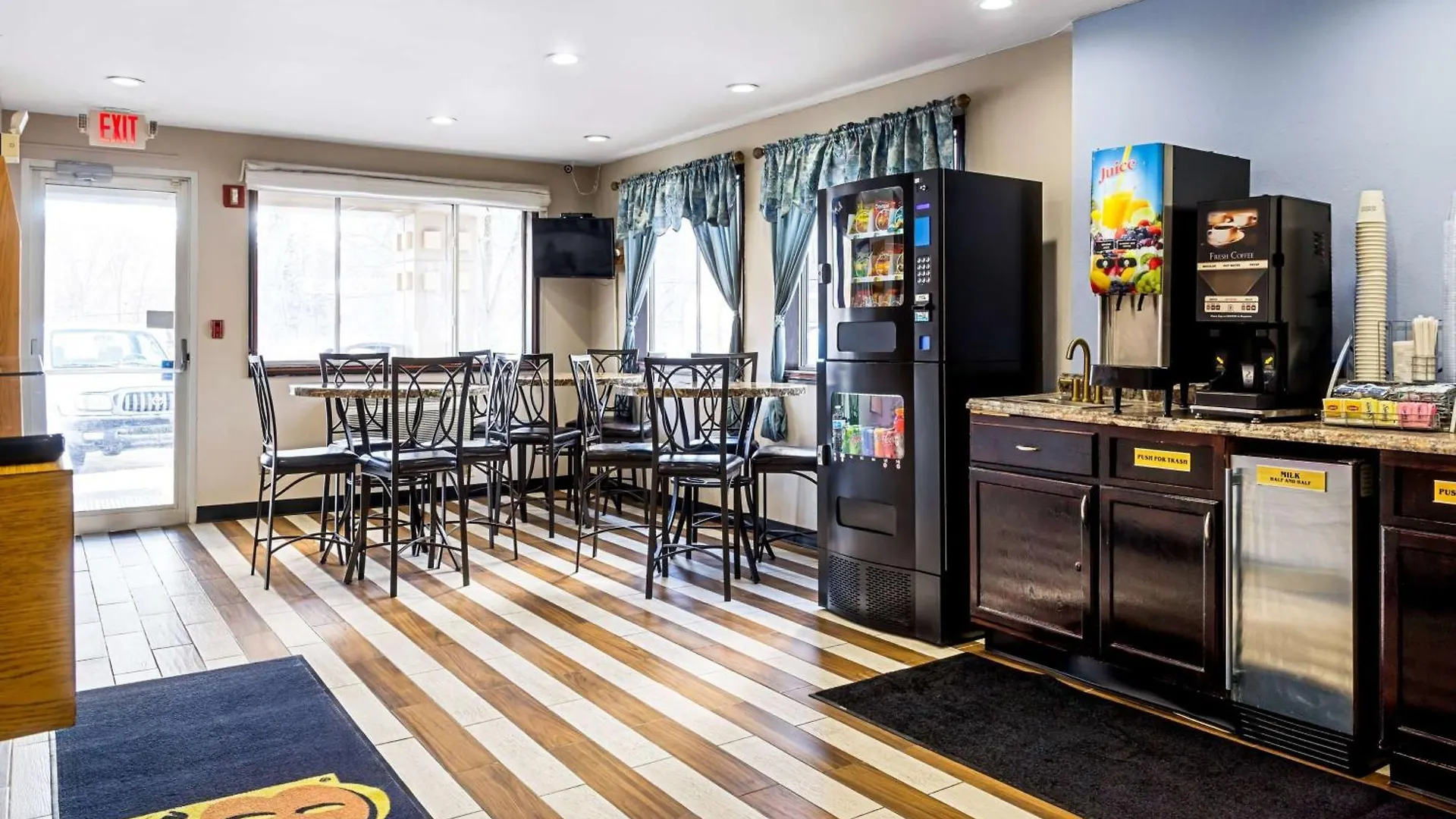 Super 8 By Wyndham Pittsburgh/Monroeville Monroeville